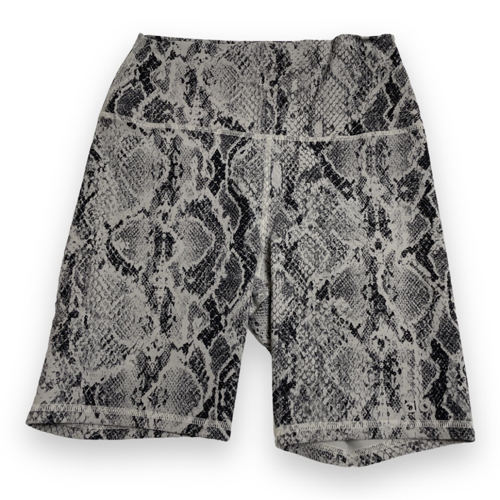 alo vapor snakeskin biker shorts
